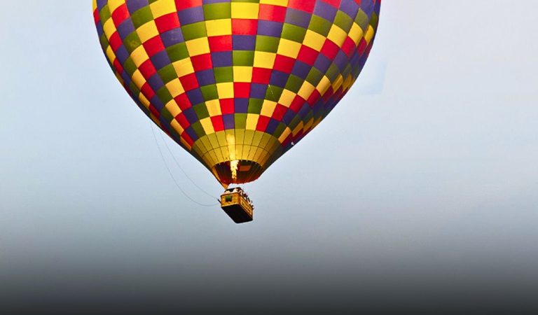 At least 8 people d-ead after hot air balloon crashes with 21 on board